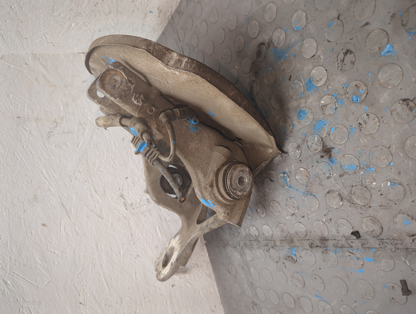 Кулак поворотный задний правый