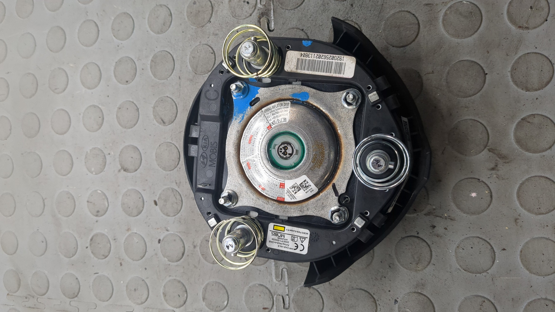 Подушка безопасности в рулевое колесо