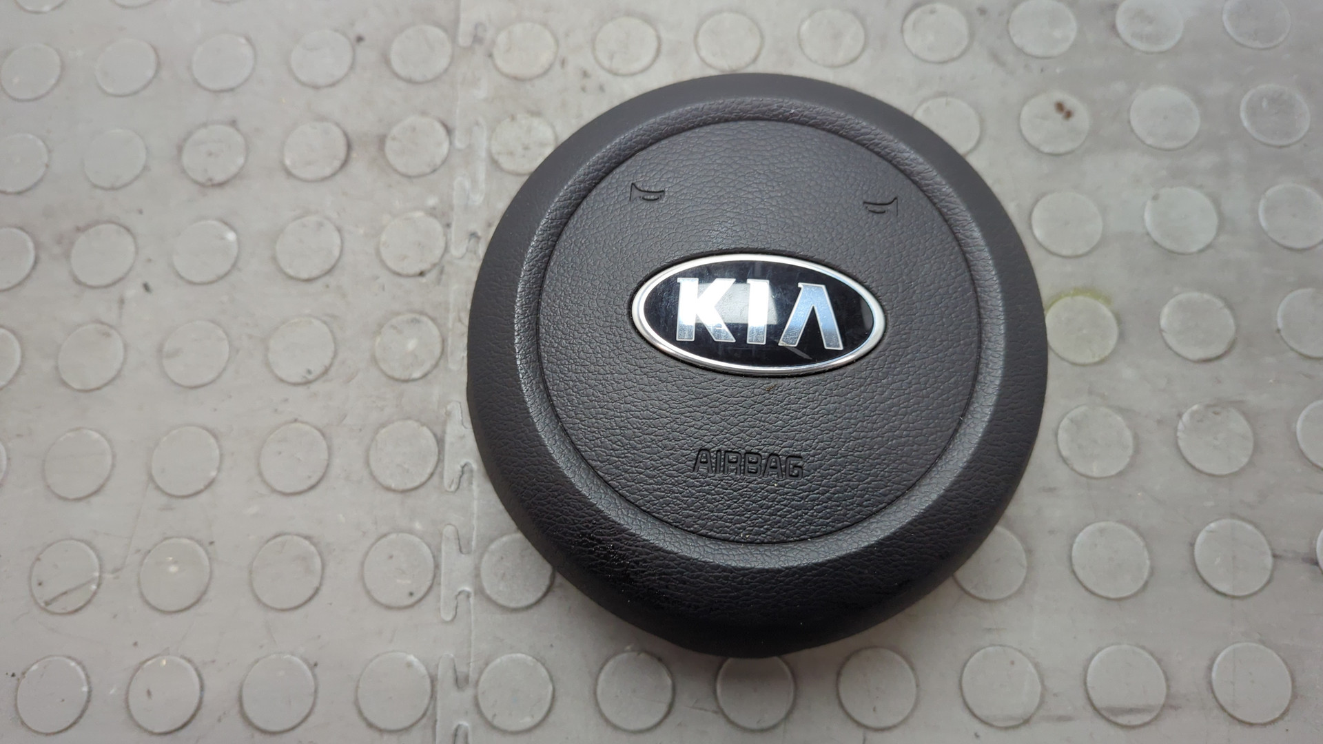 Подушка безопасности в рулевое колесо