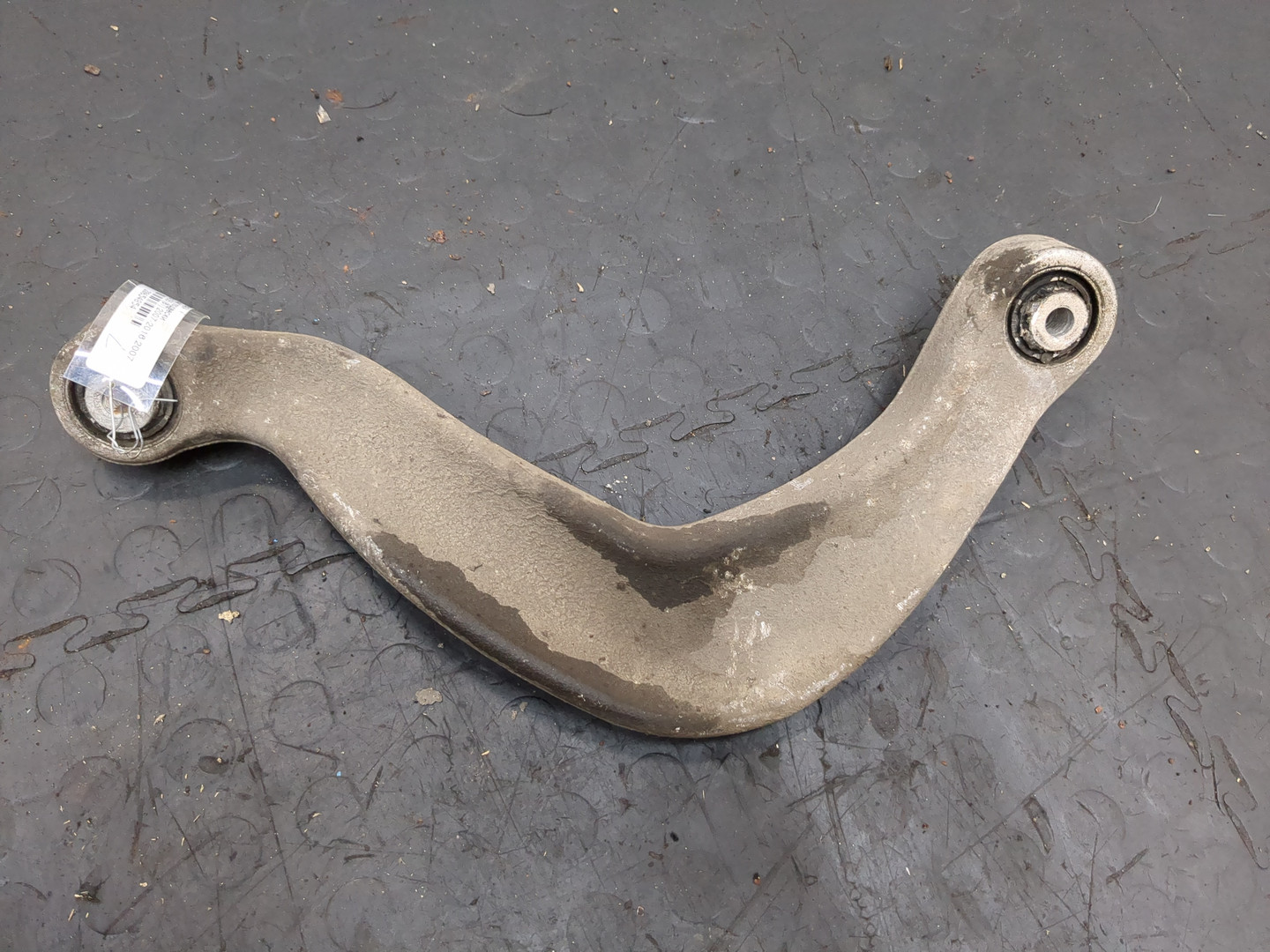 Рычаг задний левый