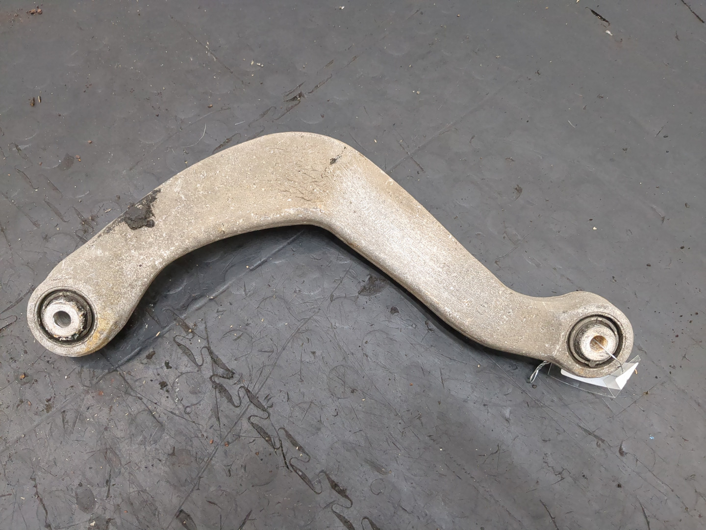 Рычаг задний правый