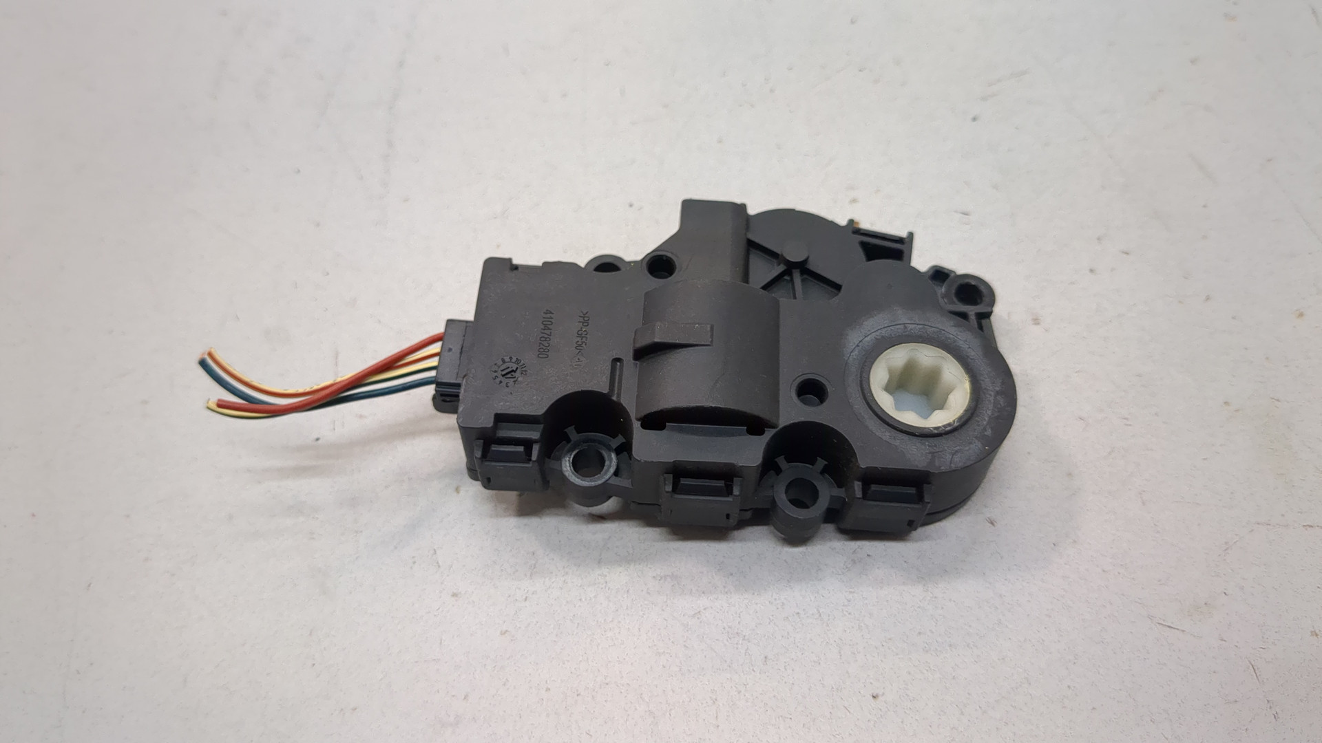 Моторчик заслонки печки