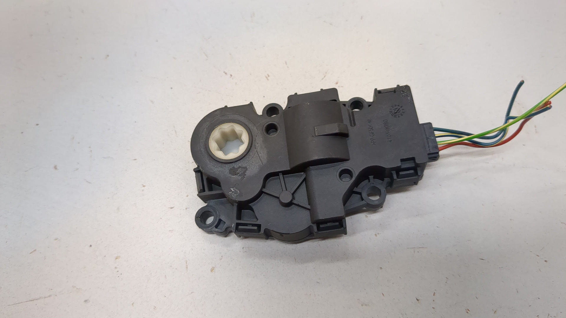 Моторчик заслонки печки