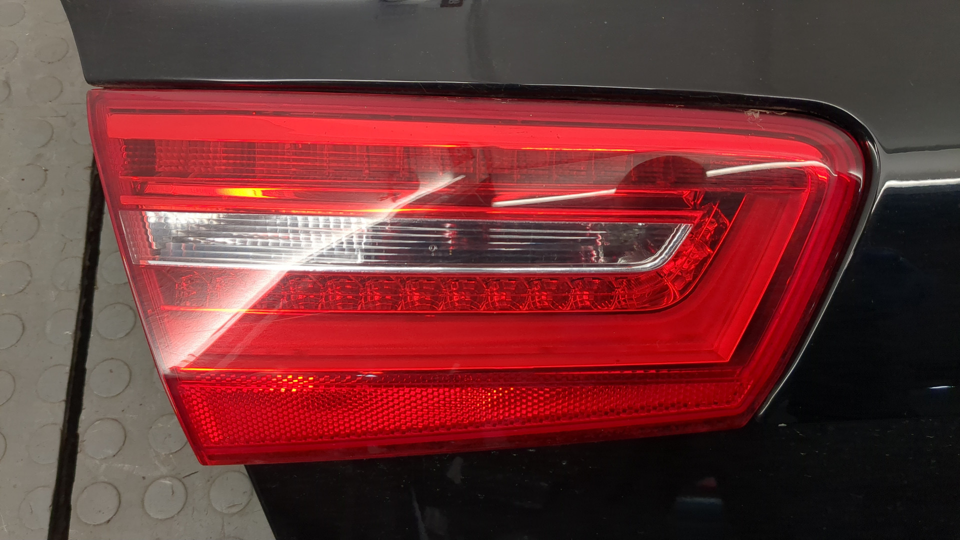 Дверь багажника