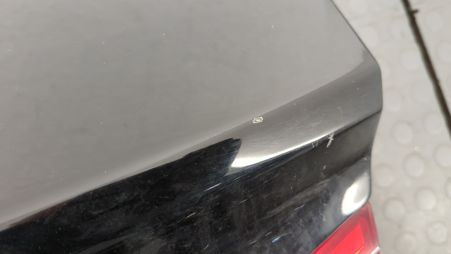 Дверь багажника