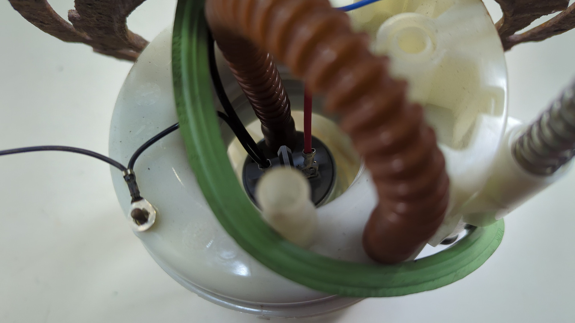 Насос топливный электрический