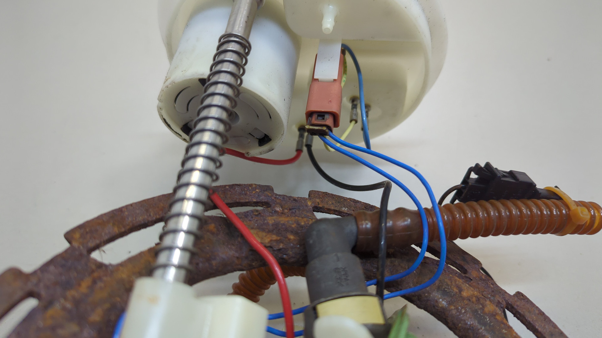 Насос топливный электрический