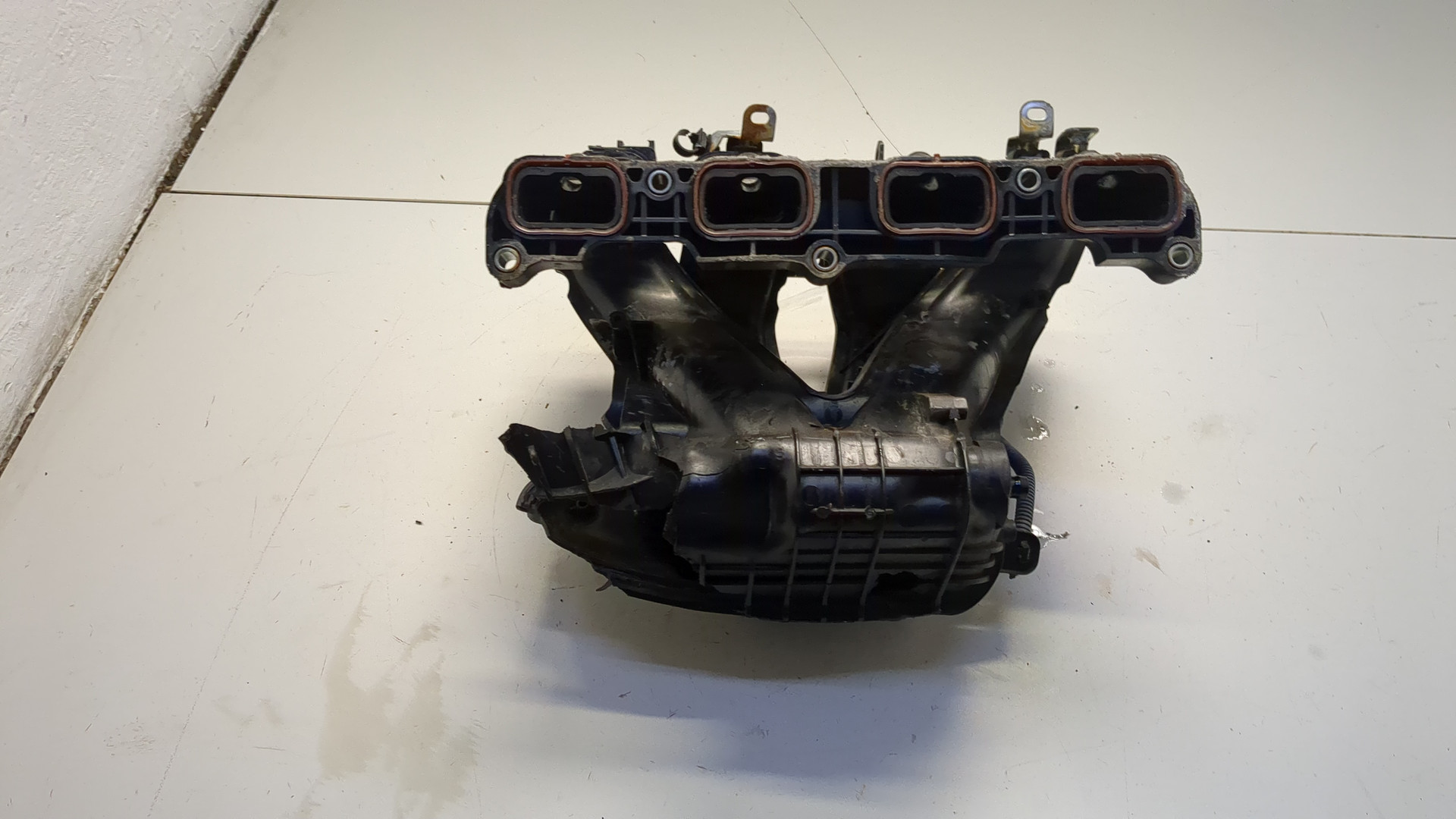 Коллектор впускной