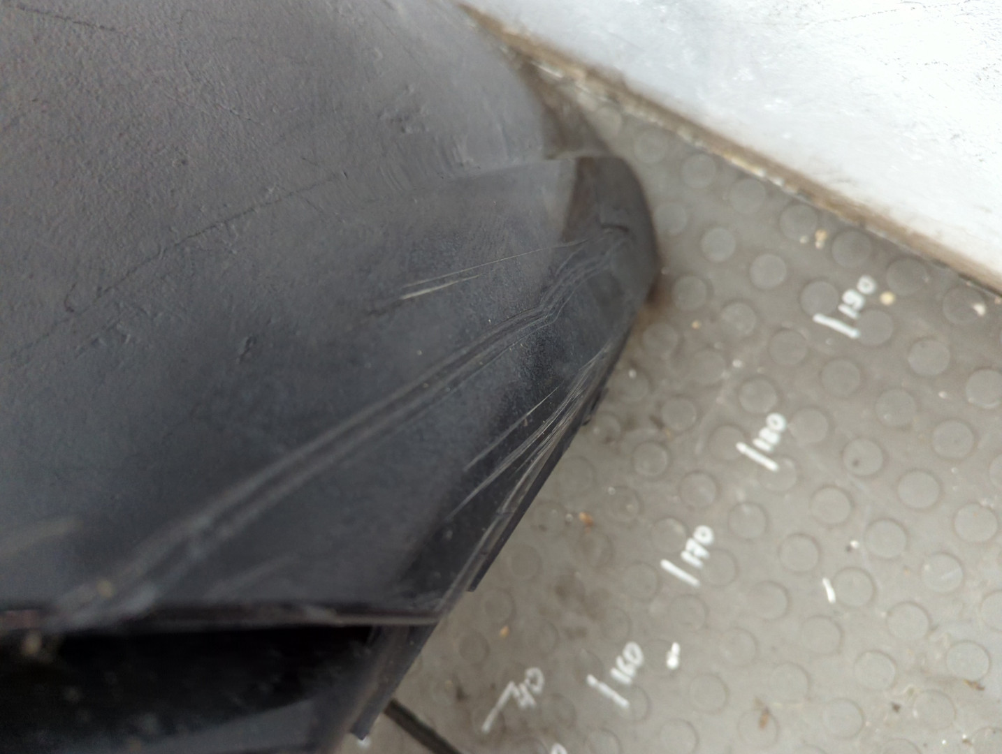 Бампер задний