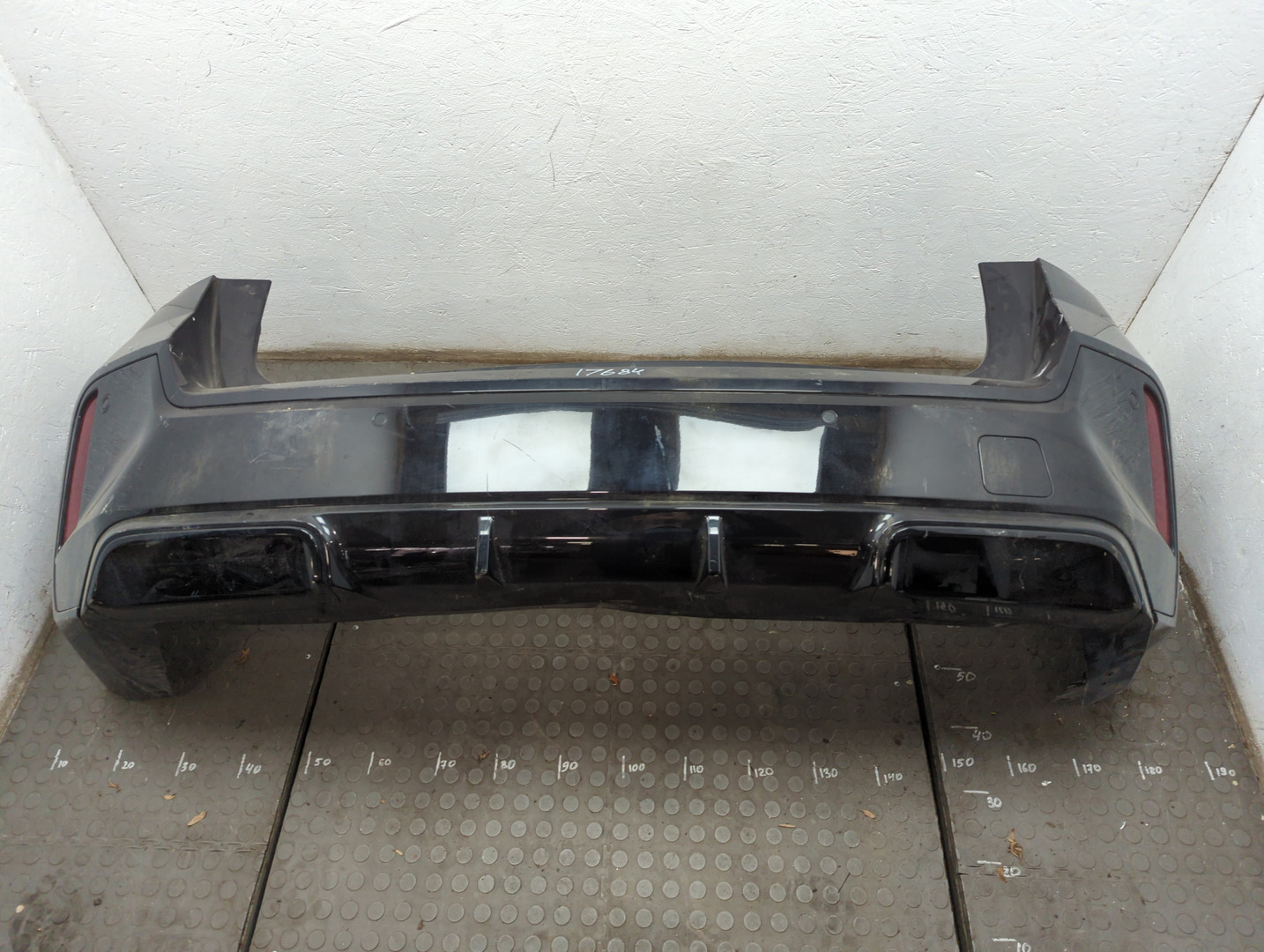 Бампер задний