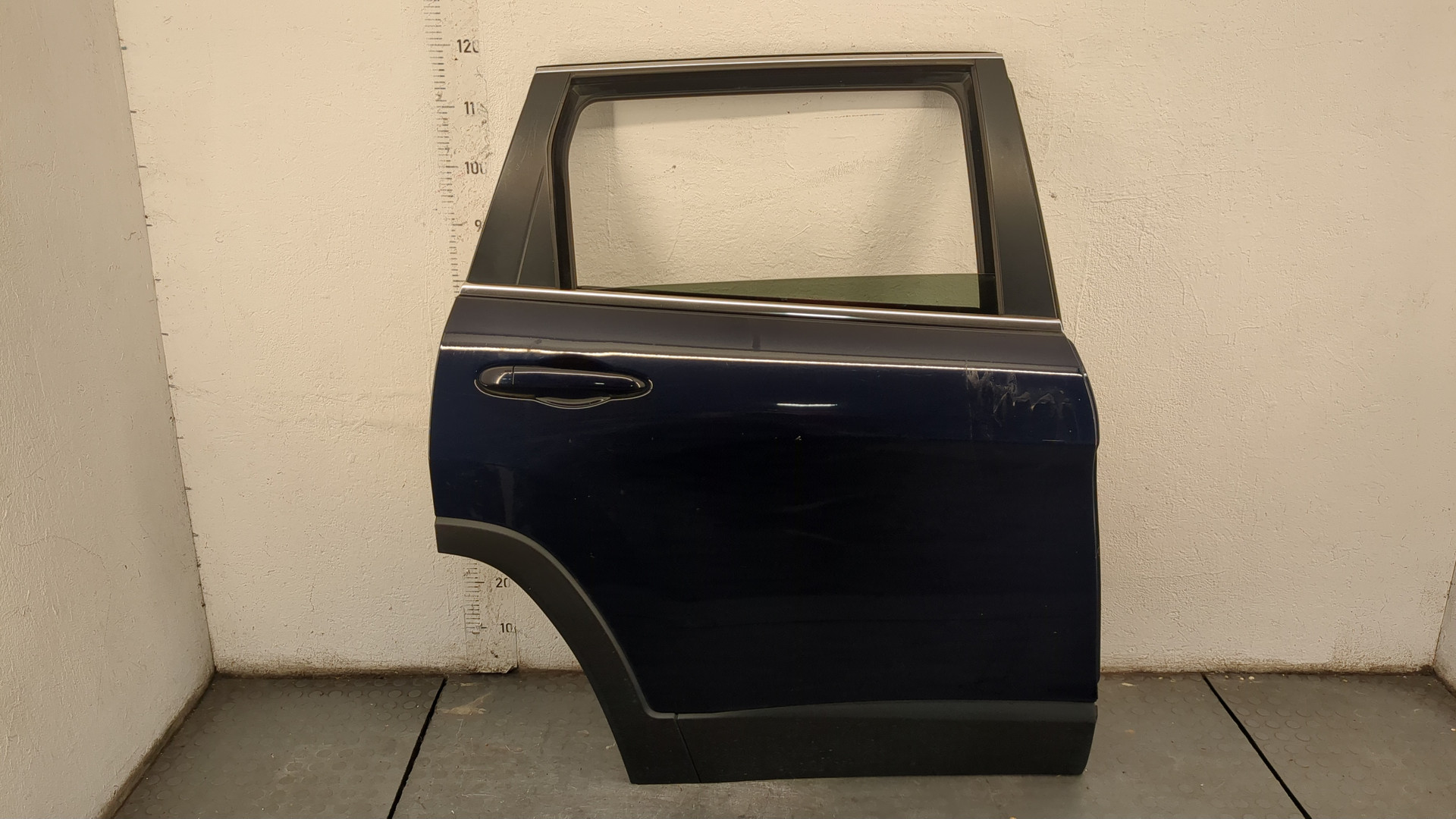 Дверь задняя правая
