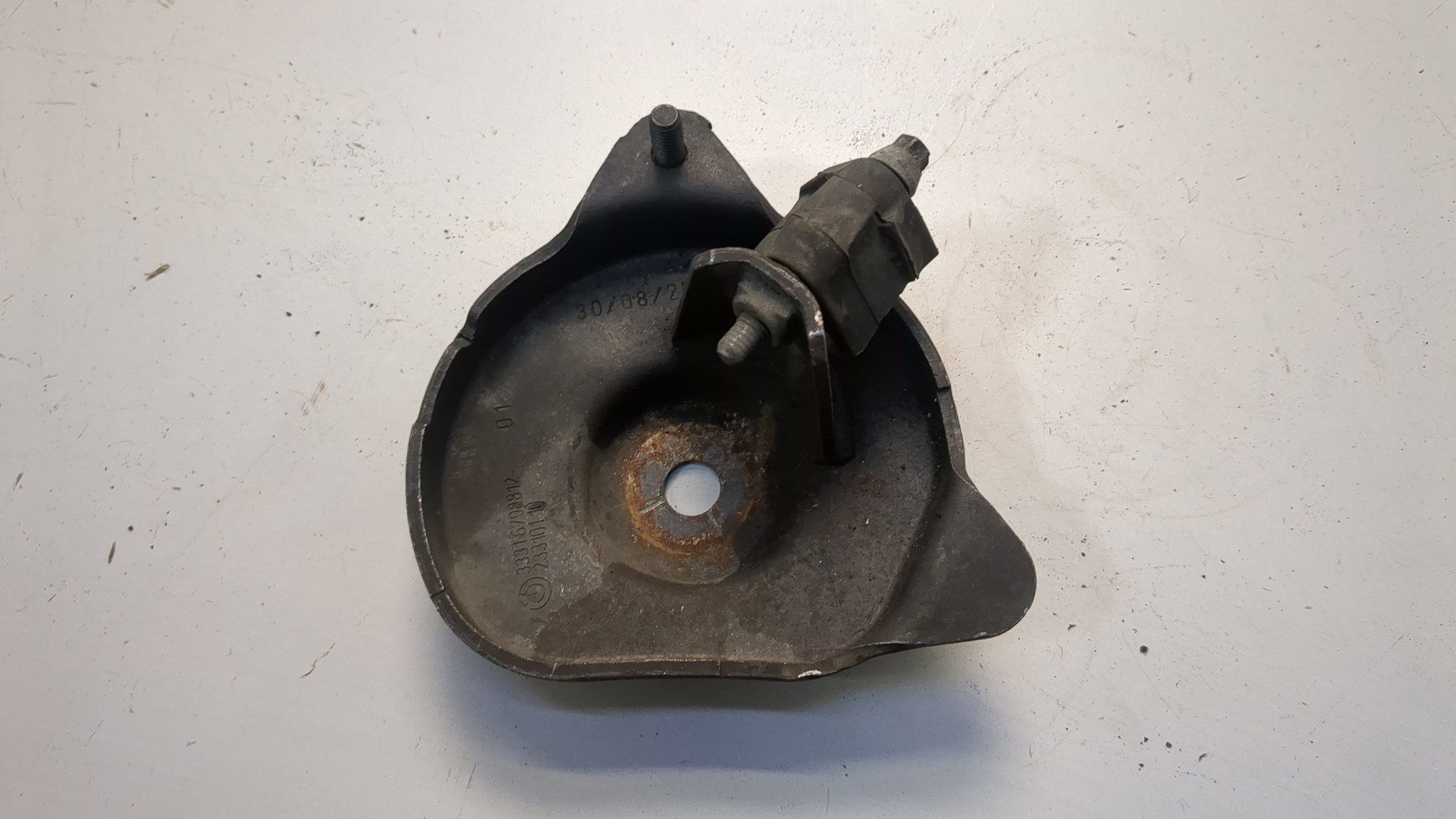 Кронштейн передней балки