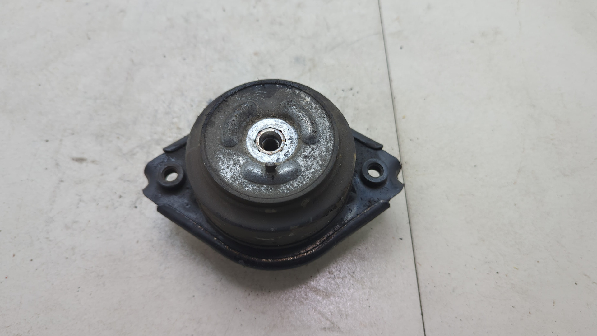 Опора двигателя