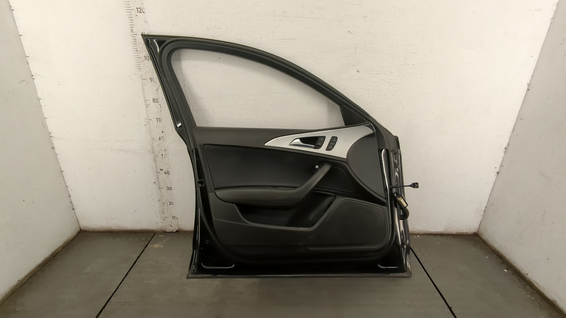 Дверь передняя левая