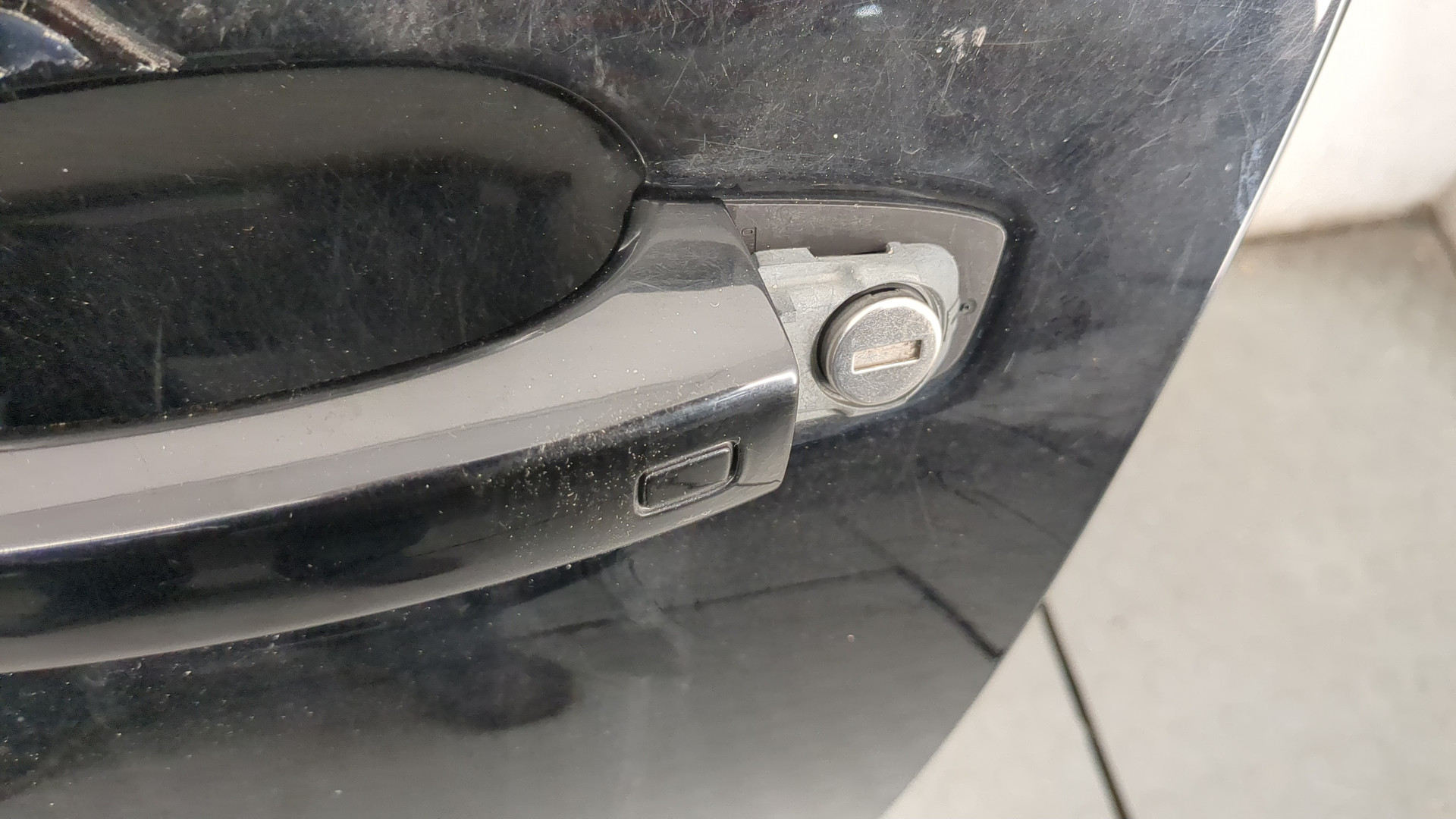 Дверь передняя левая