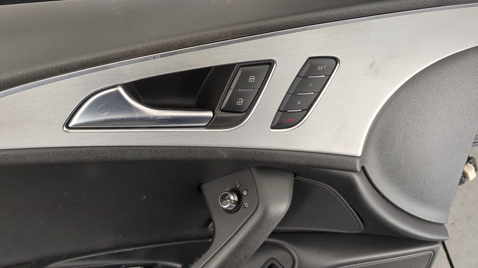 Дверь передняя левая