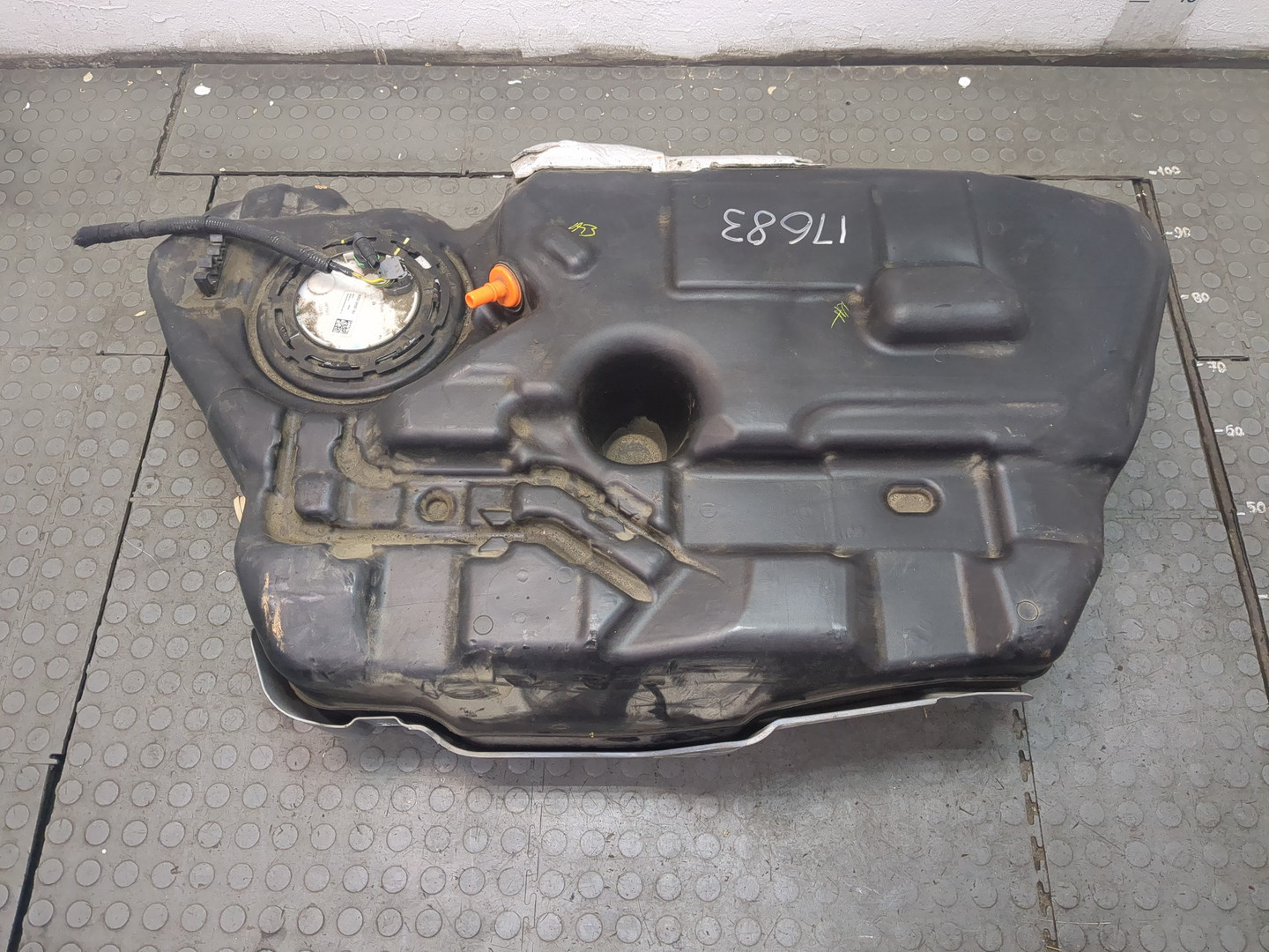 Бак топливный