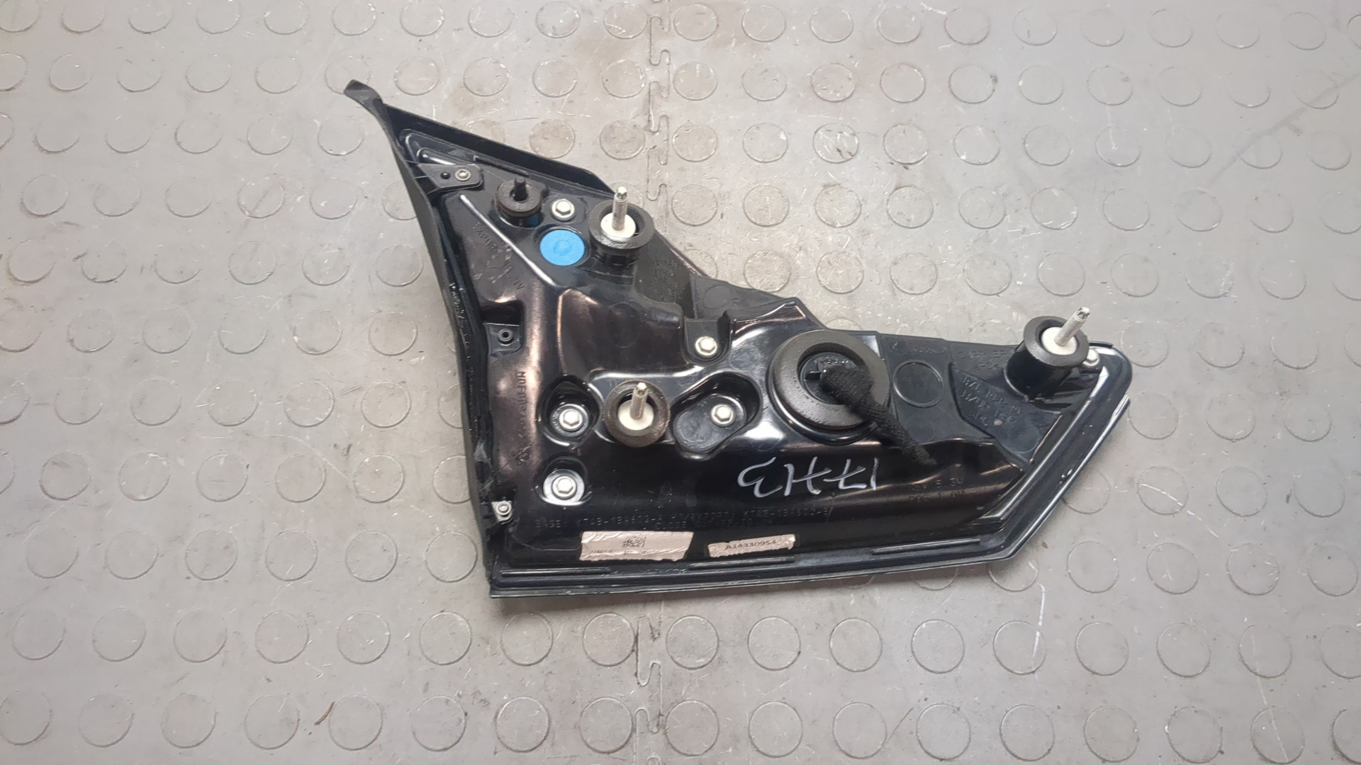 Фонарь задний внутренний правый