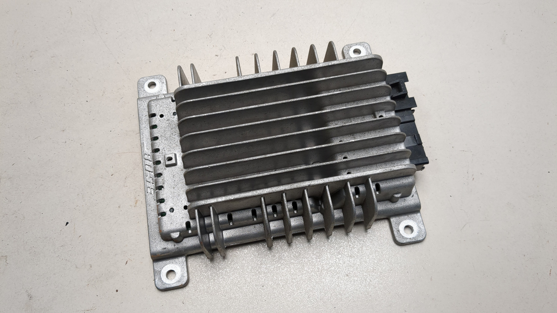 Усилитель акустической системы