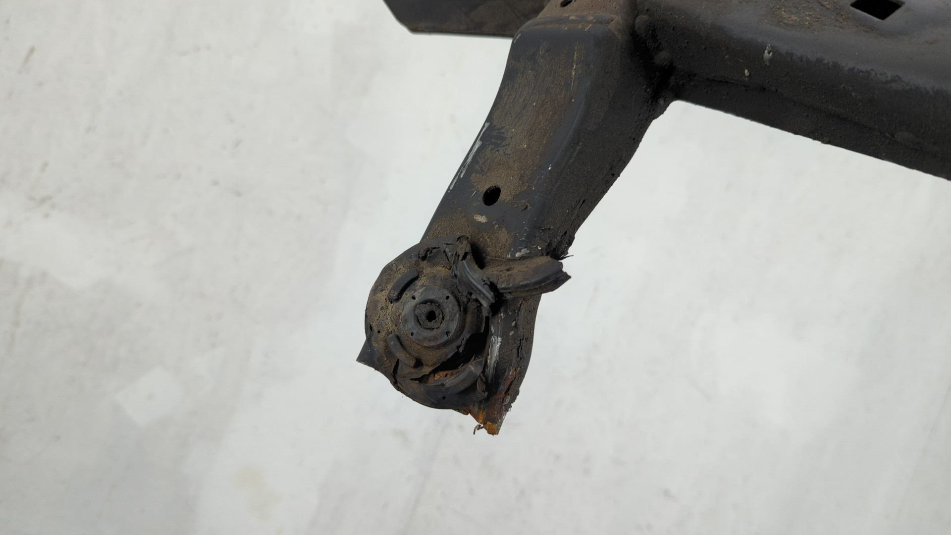 Балка подмоторная