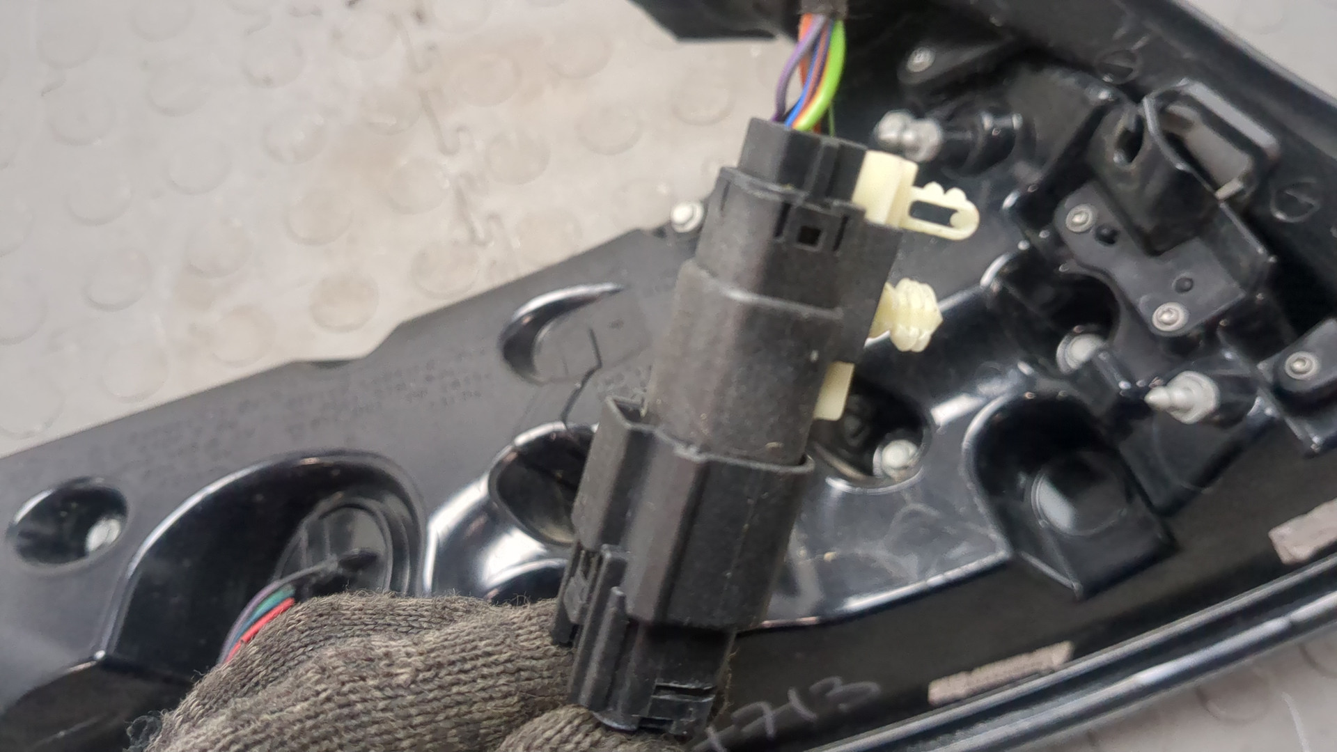 Фонарь задний правый