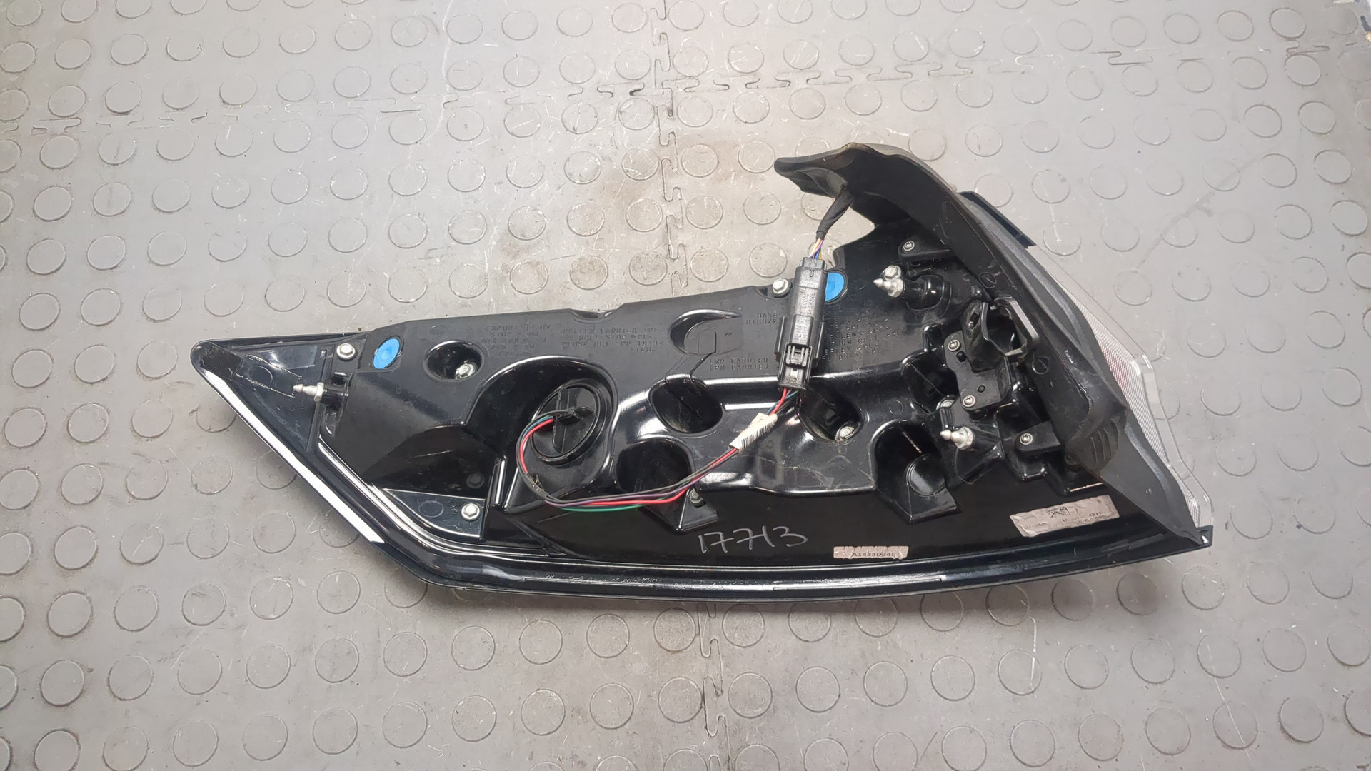 Фонарь задний правый