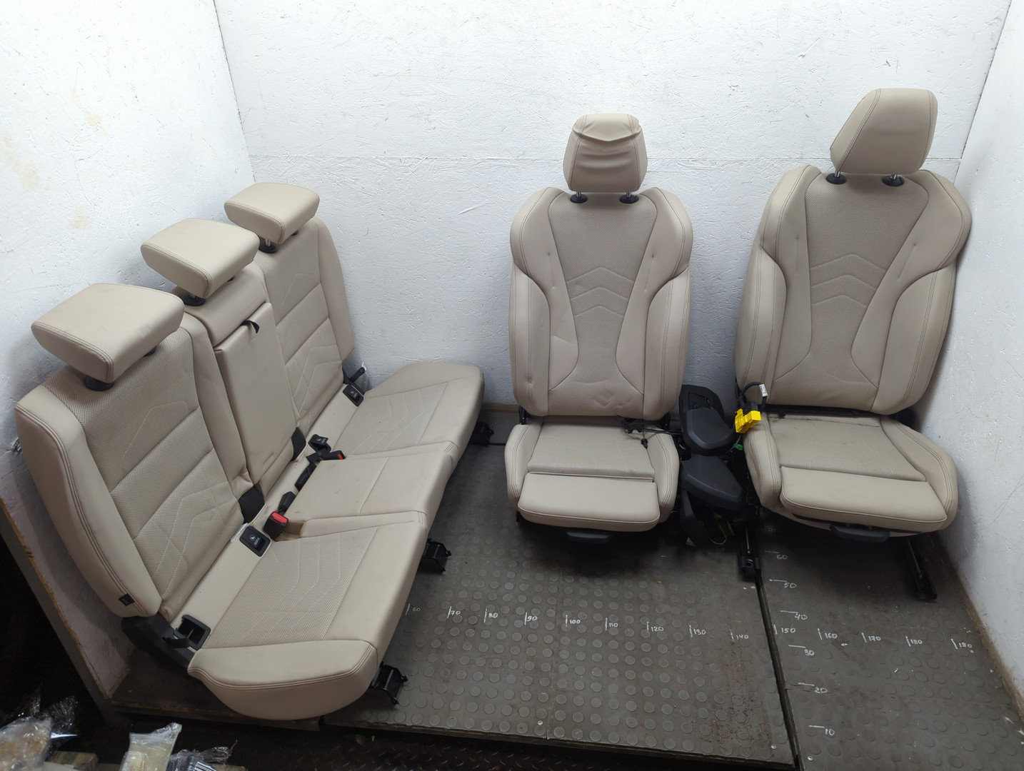 Сиденья комплект