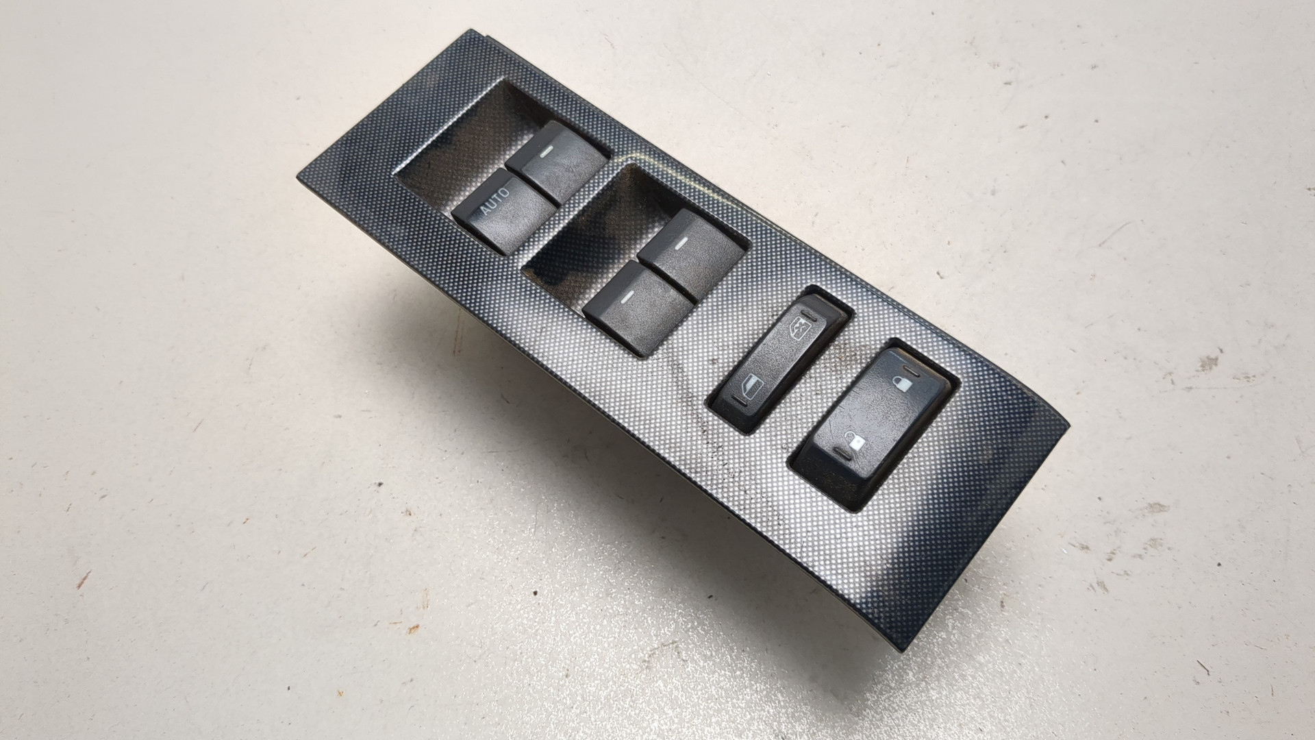 Кнопка стеклоподъемника