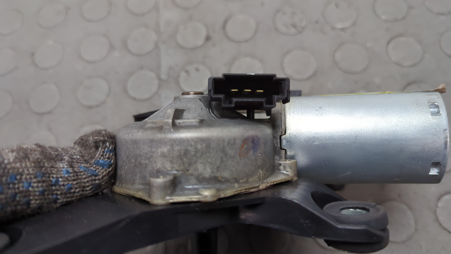 Моторчик стеклоочистителя задний