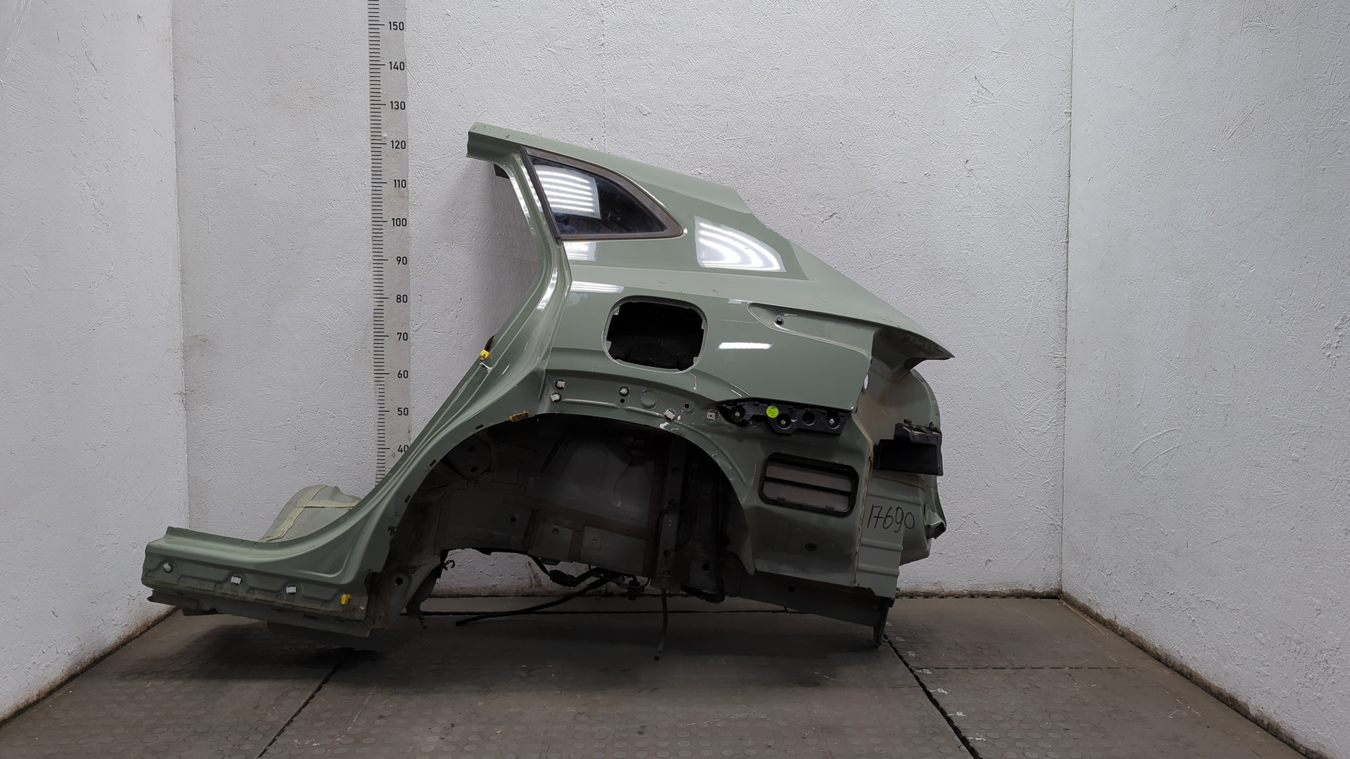 Кузовной элемент