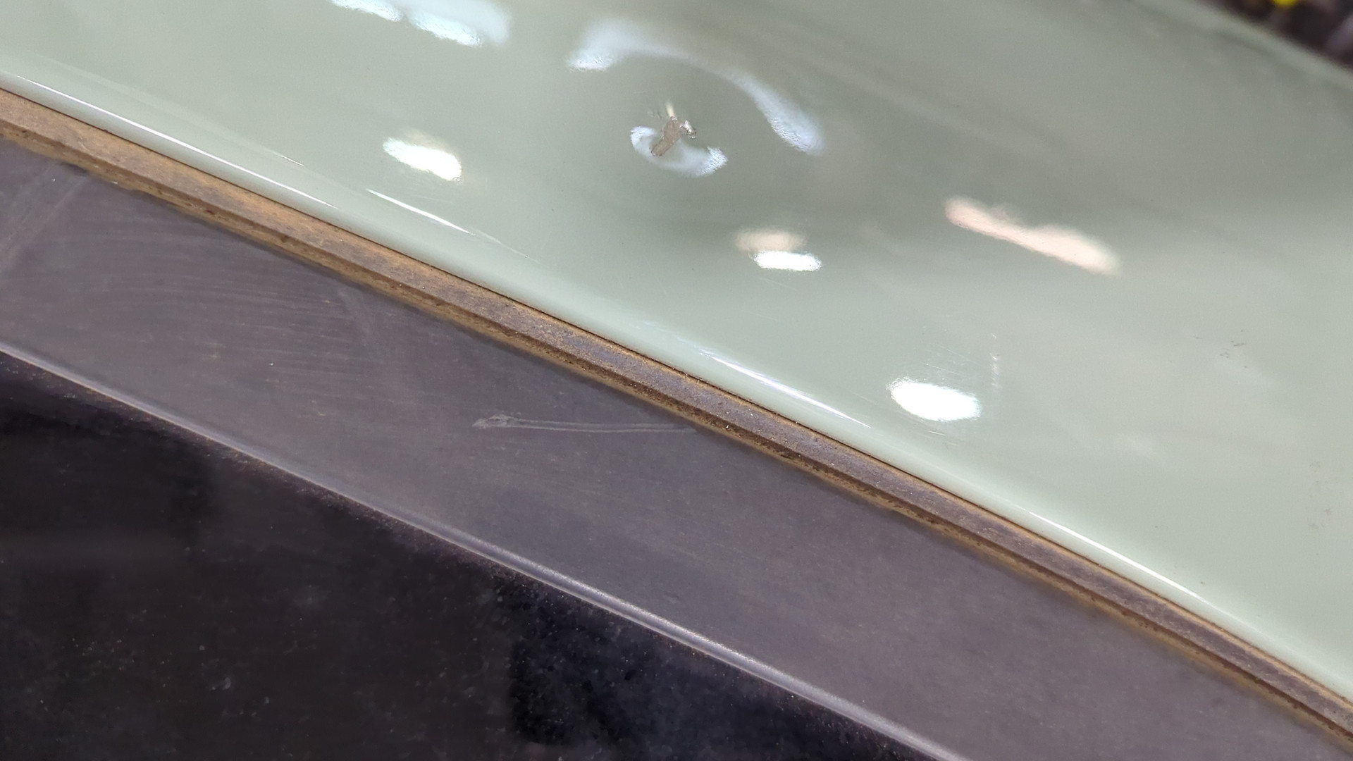 Кузовной элемент