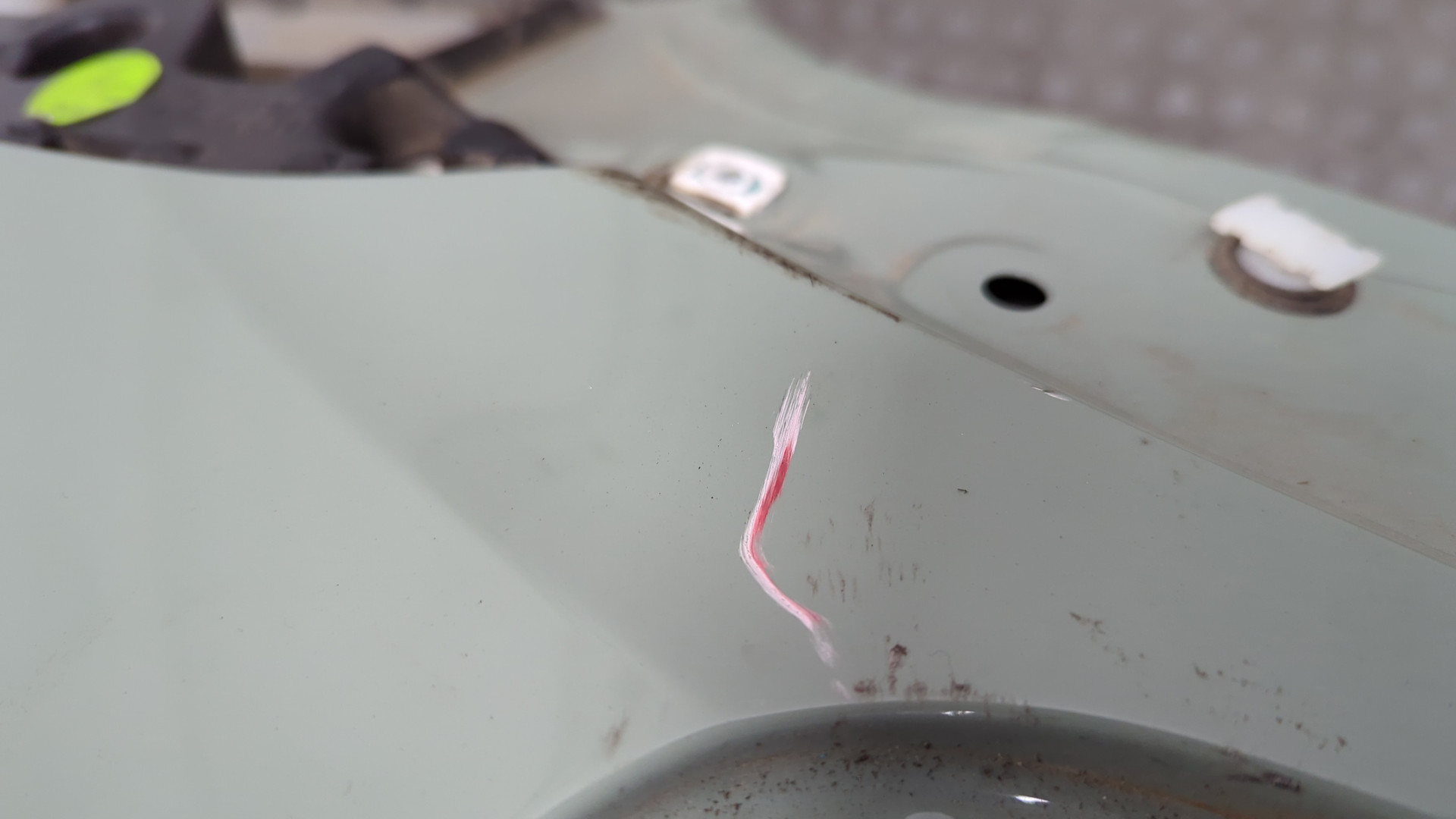 Кузовной элемент