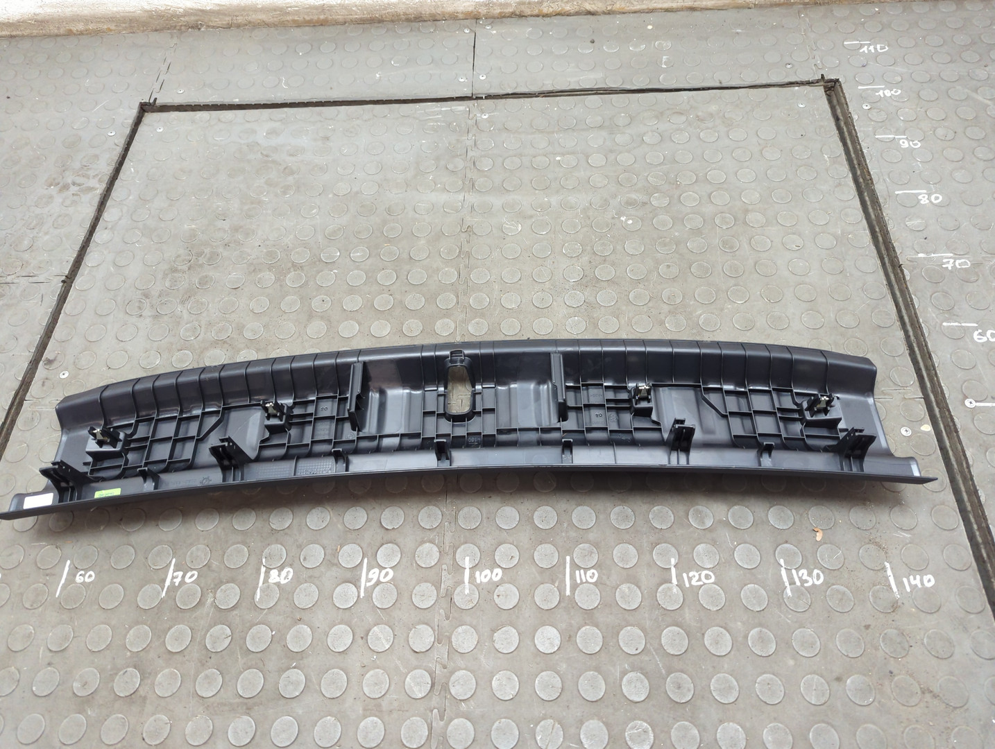 Обшивка багажника