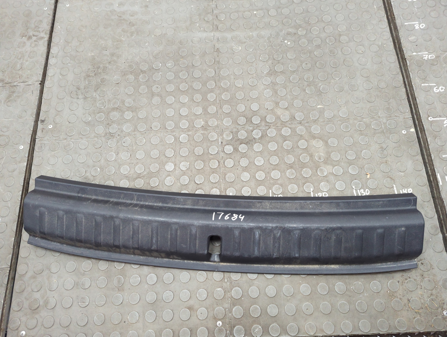 Обшивка багажника