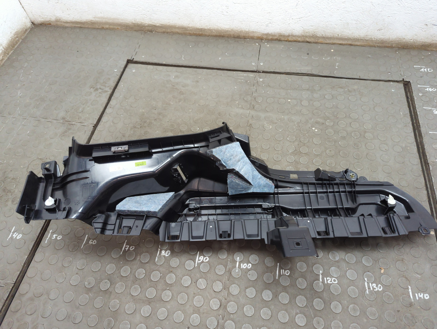 Обшивка багажника