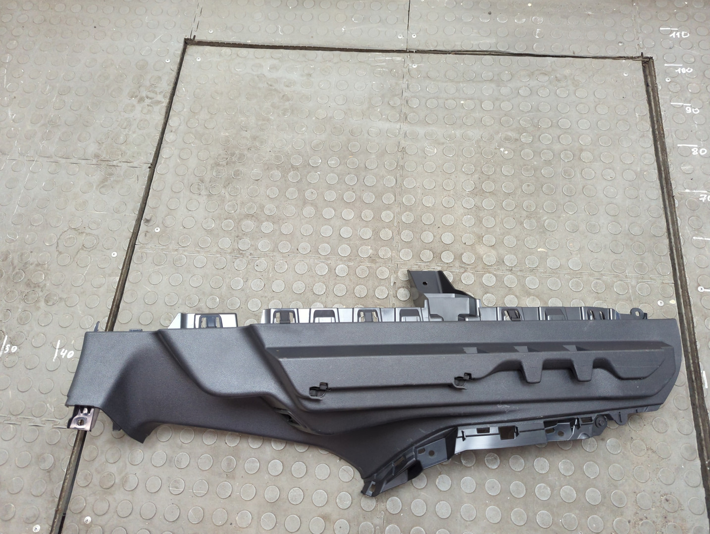 Обшивка багажника