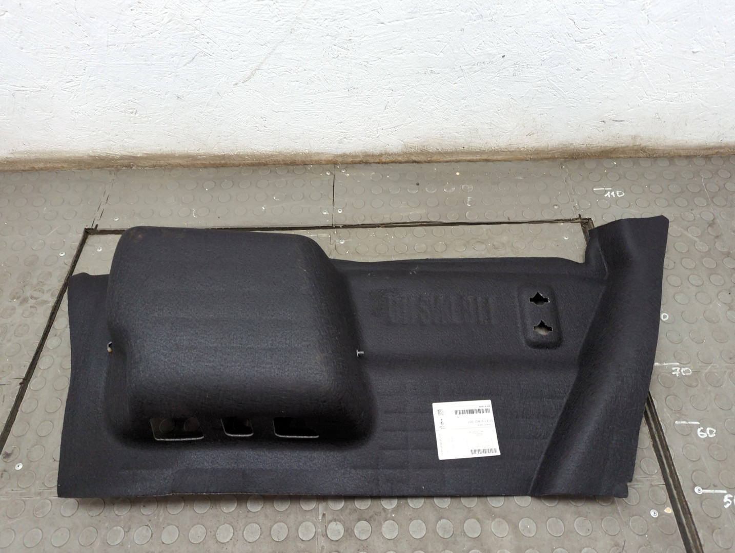 Обшивка багажника