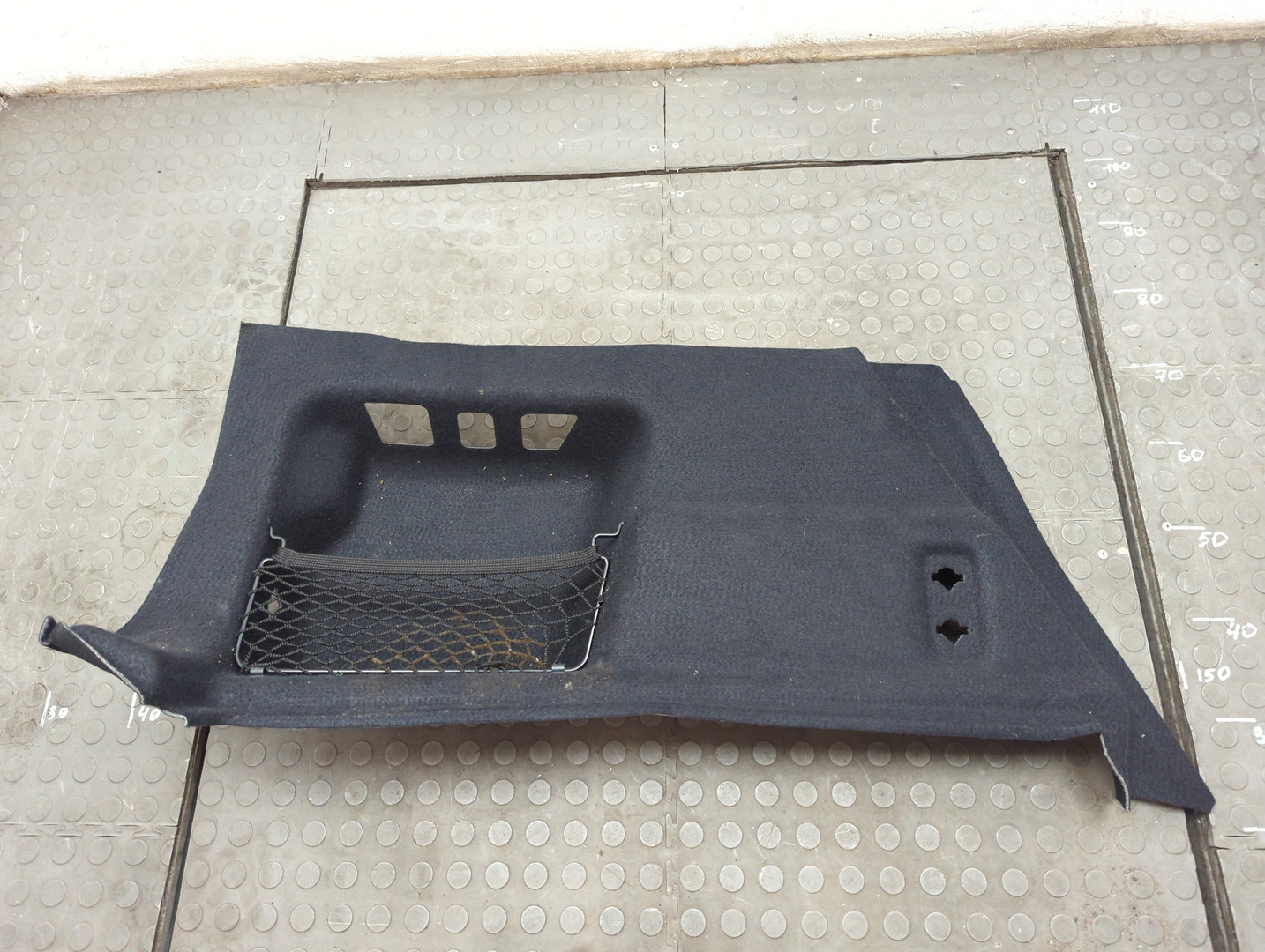 Обшивка багажника