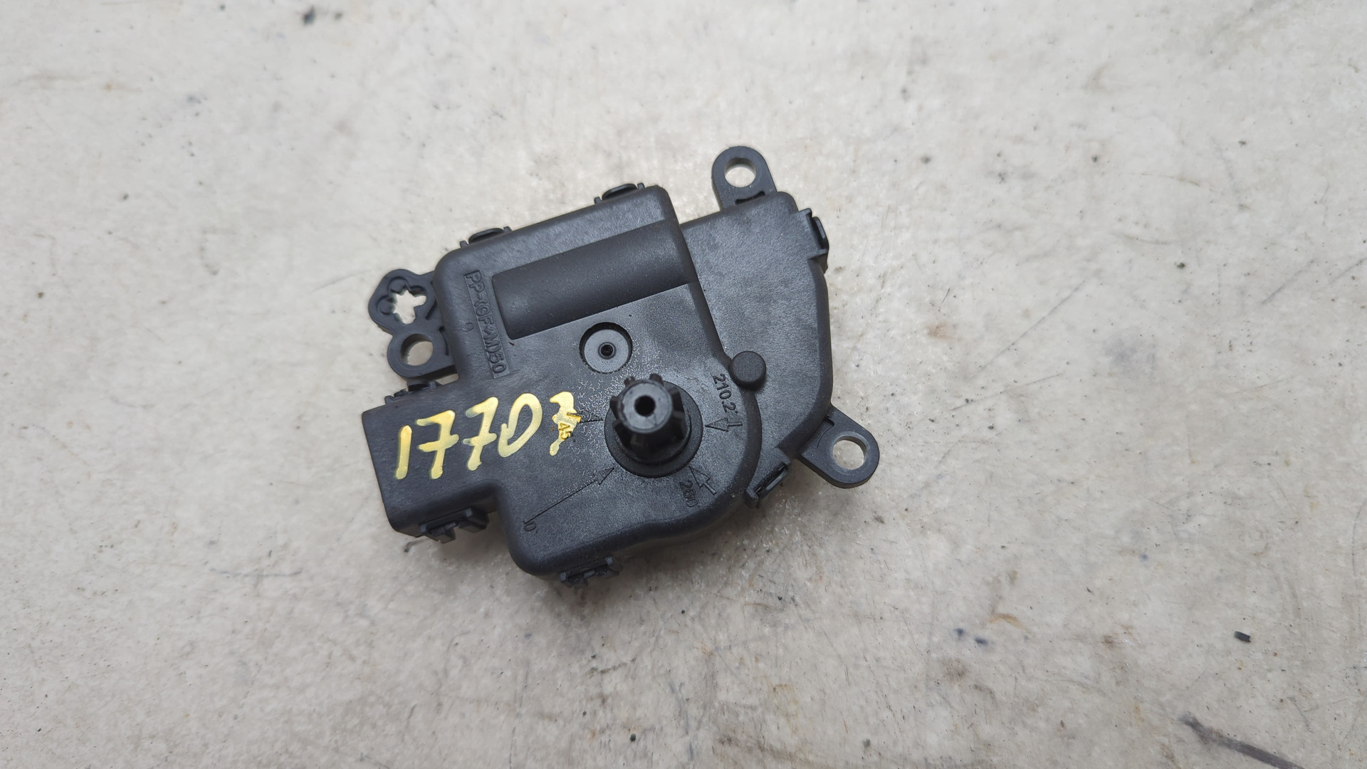 Моторчик заслонки печки