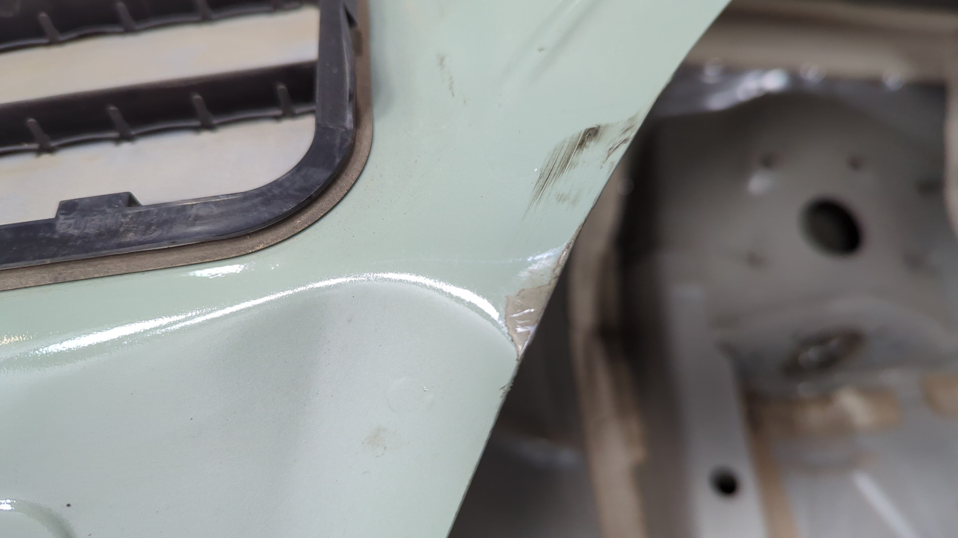 Кузовной элемент