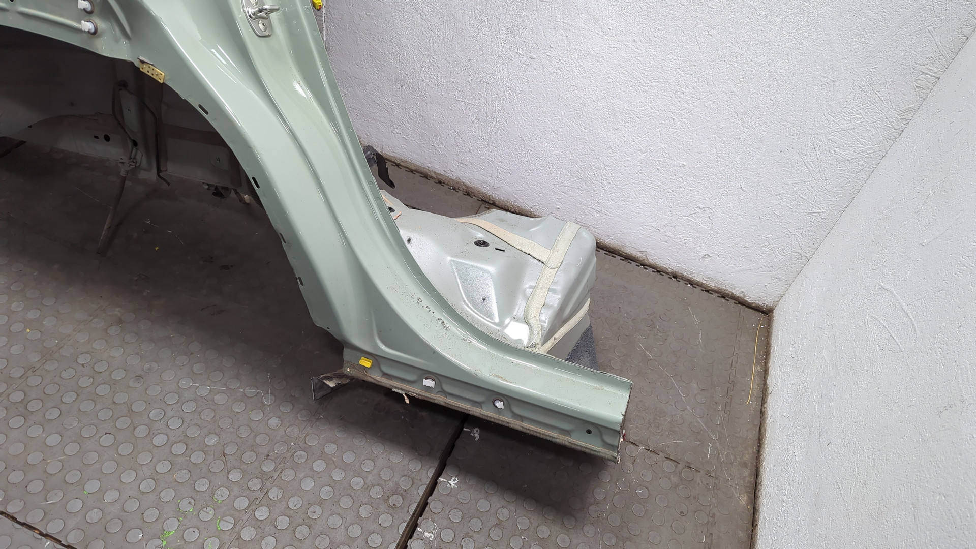 Кузовной элемент