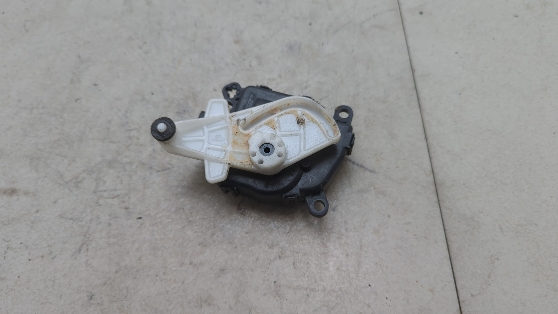 Моторчик заслонки печки