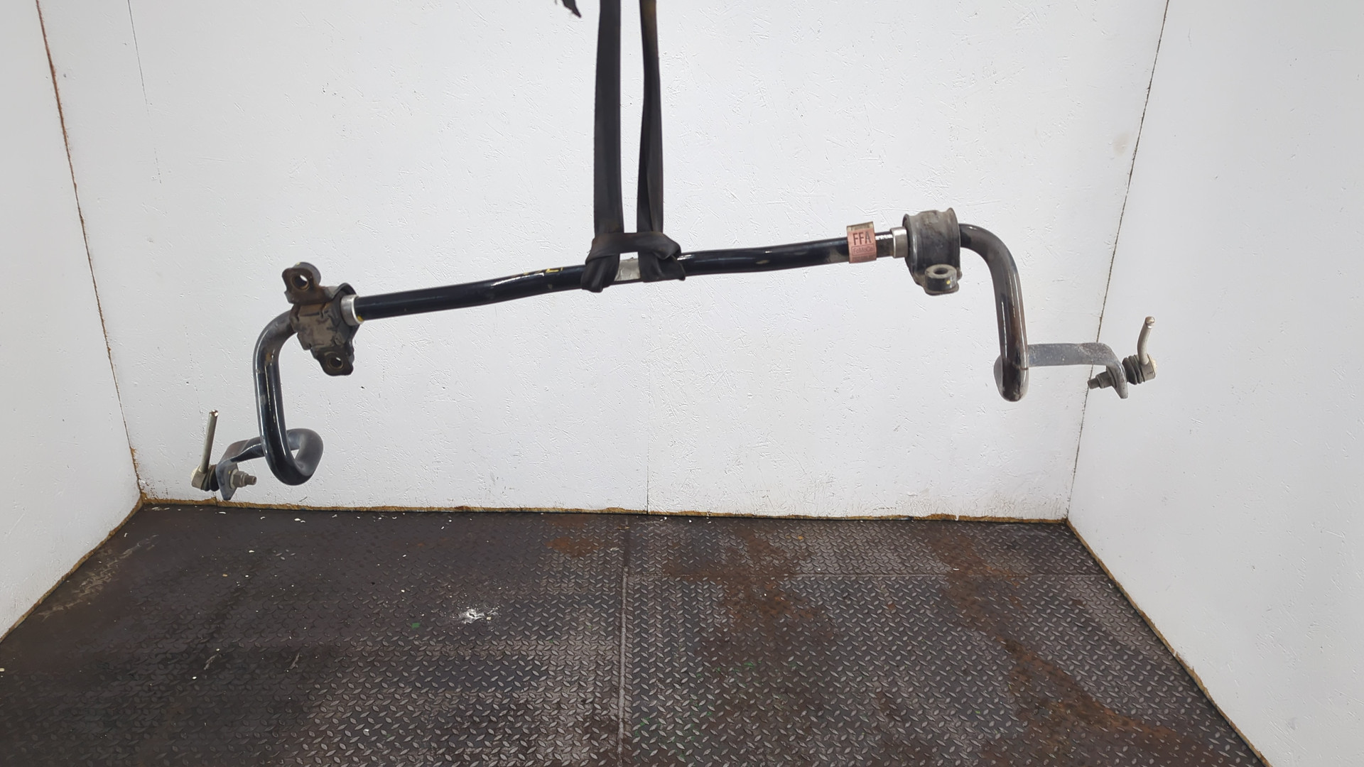 Стабилизатор передний