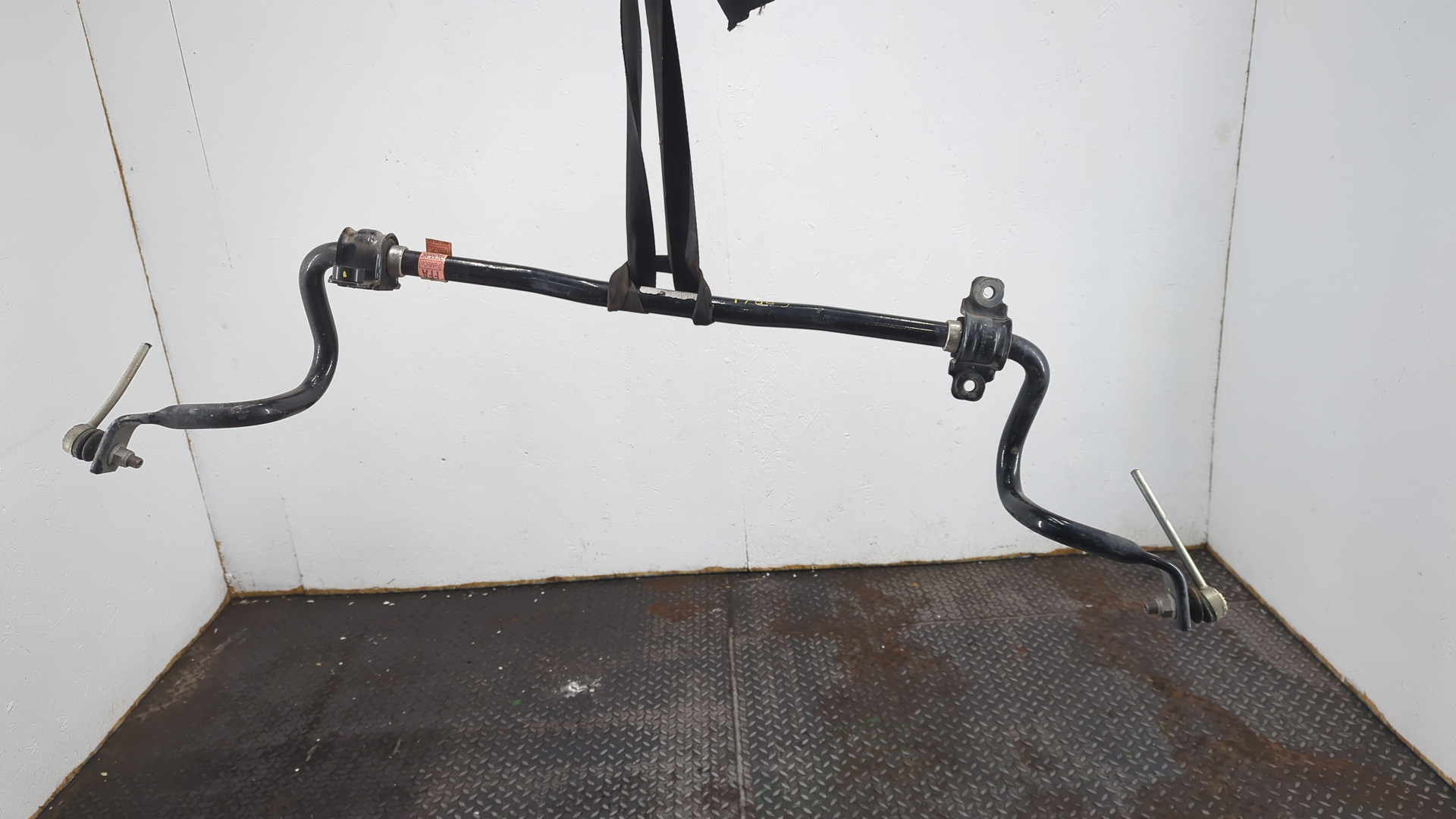 Стабилизатор передний