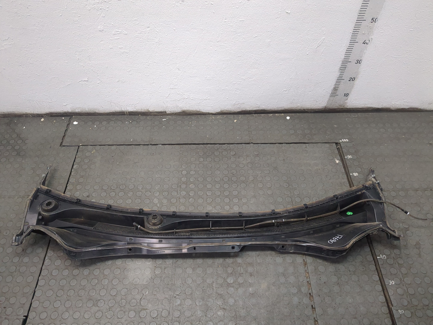 Решетка стеклоочистителей (Жабо)