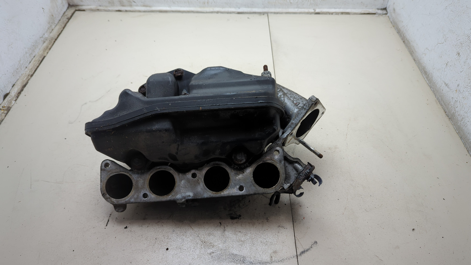 Коллектор впускной