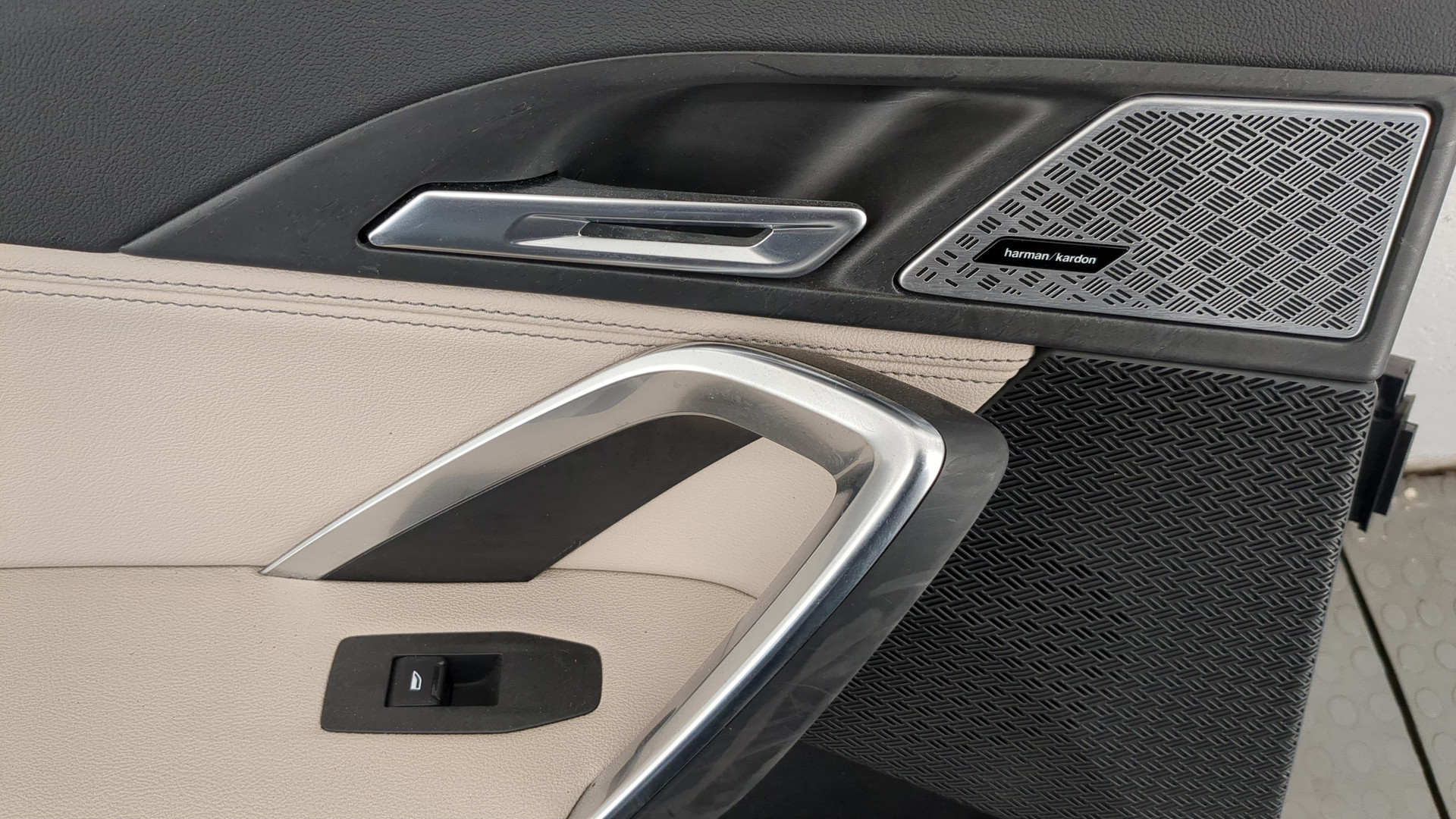 Дверь задняя левая