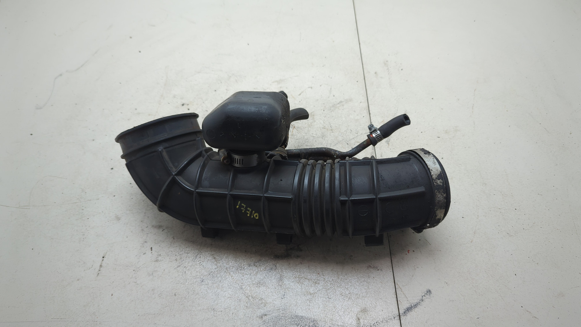 Патрубок воздушного фильтра