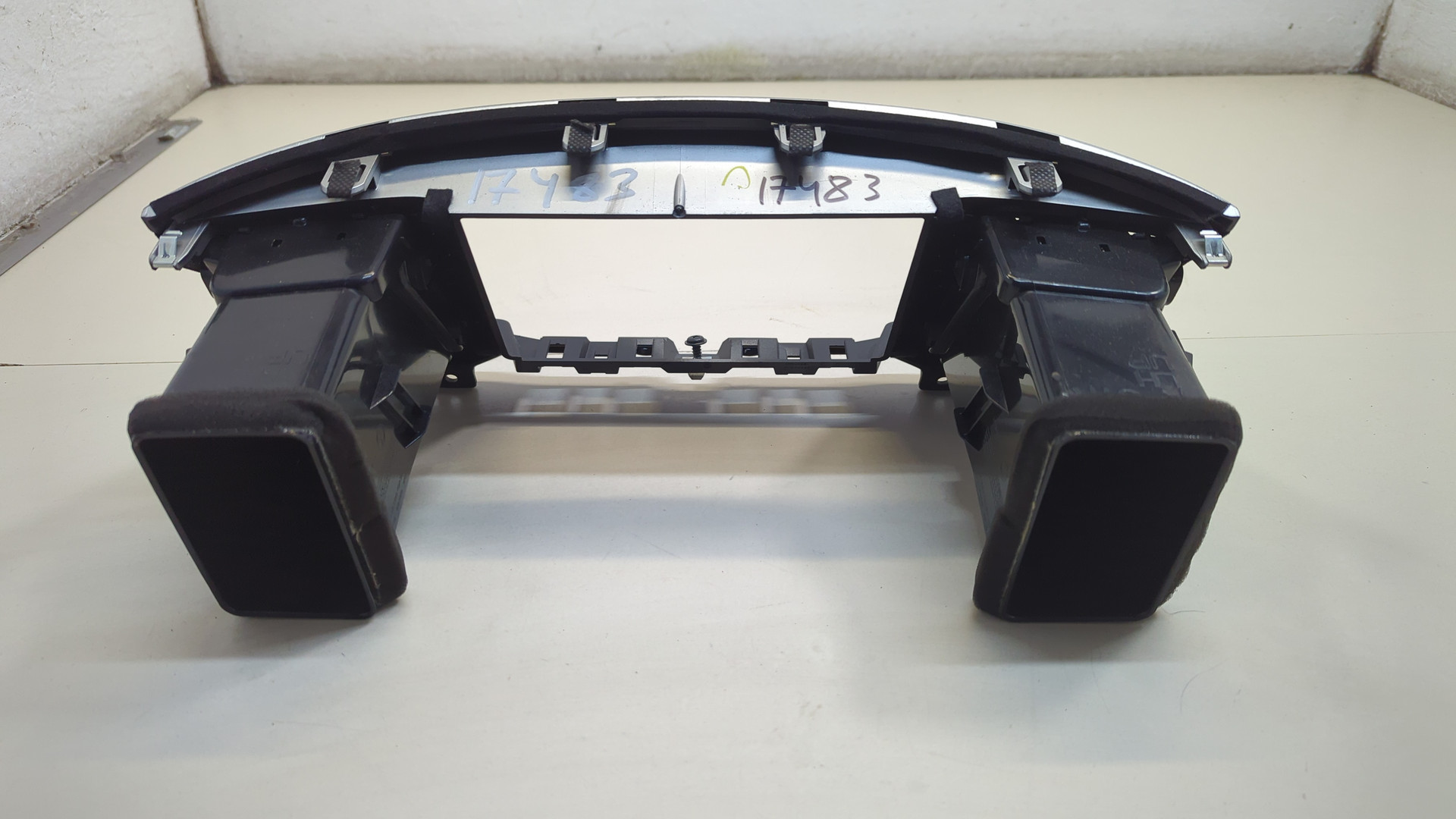 Дефлектор воздушный