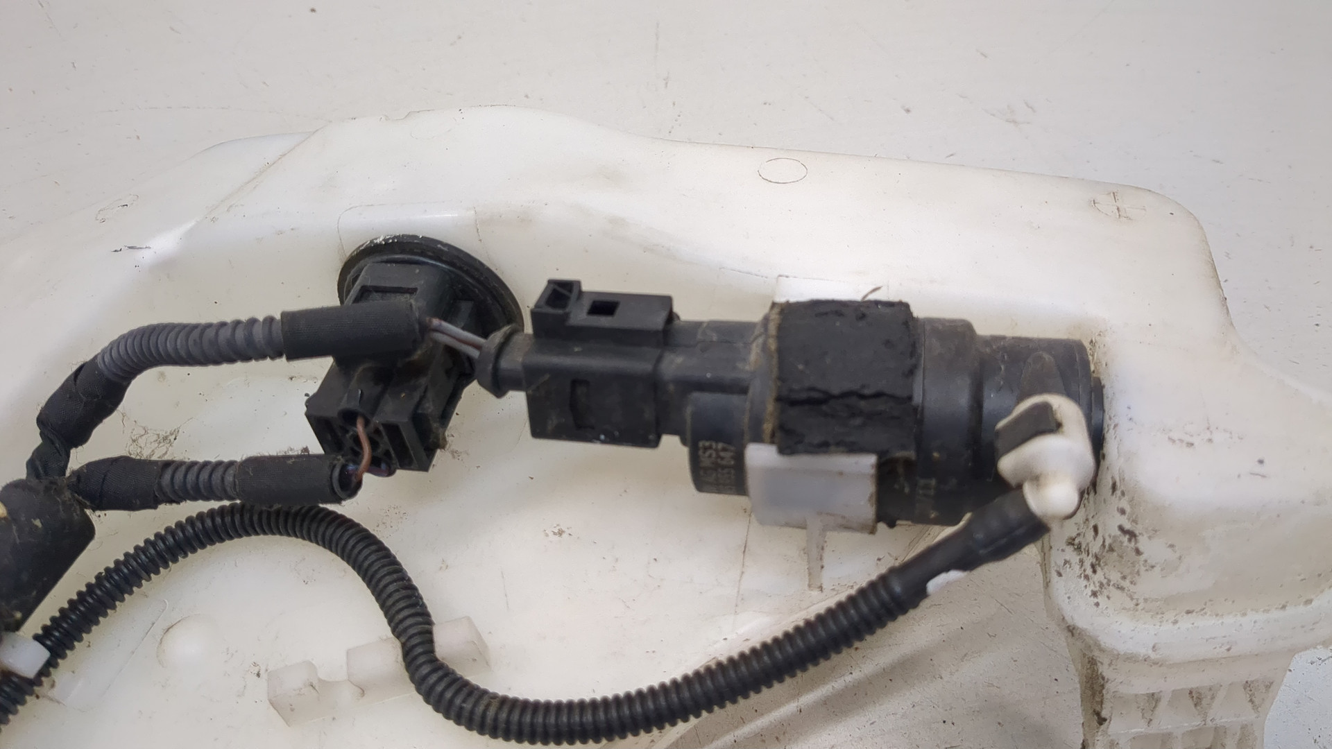 Бачок омывателя лобового стекла